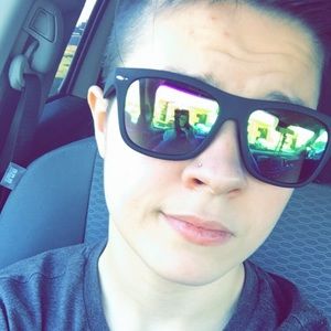 Meet your Posher, Sam